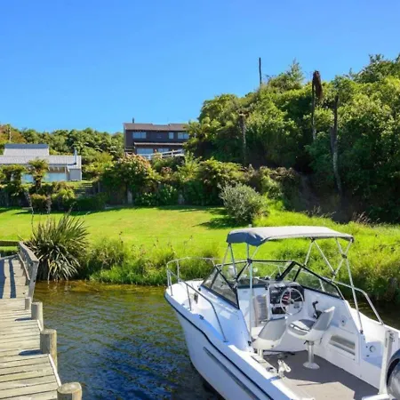Rotoiti Bay Bliss Villa